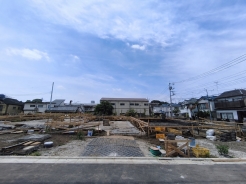 低層地区の静かな街並み。新しい住宅街の完成です。■調布市佐須町5　新築一戸建て■