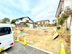 浄水器や浴室乾燥機など、毎日の生活を快適にする設備も充実しています。■府中市四谷1　新築一戸建■
