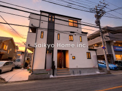 外壁にサイディング利用で、長く住んでも汚れにくい特徴があります。「ずっと住み続ける家」を実現した邸宅です。
■府中市西府町3　新築一戸建て■