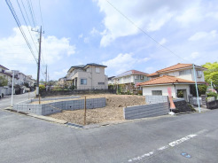 角地に位置しているので日当たりや風通しが良好です。
■日野市平山2　新築一戸建て■