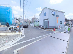 子育てにも嬉しい、緑豊かな自然が広がる閑静な住宅地、南向きの邸宅です。この機会に是非現地をご覧ください。
■日野市新町3　新築一戸建て■