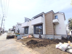 周囲にはスーパーをはじめとした買い物施設も揃っています。住みやすさと利便性を兼ね備えた環境です。
■国分寺市戸倉2　新築一戸建て■