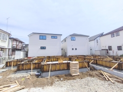 小学校まで徒歩6分ほど。お子様の負担も少なく、安心して通学できますね。■国分寺市戸倉2　新築一戸建て■