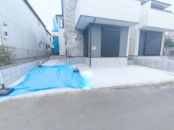 2台停めることができる広々としたカースペースが嬉しいですね。
■国分寺市戸倉2　新築一戸建て■