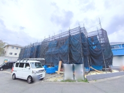 浄水器や浴室乾燥機など、毎日の生活を快適にする設備も充実しています。
■八王子市七国1　新築一戸建て■