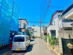 穏やかな雰囲気漂う、緑と調和した街並みに建つ新築一戸建て。
■府中市西府町4　新築一戸建て■