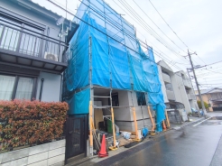 穏やかな雰囲気漂う、緑と調和した街並みに建つ新築一戸建て。
■八王子市北野町　新築一戸建て■