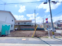 外壁にサイディング利用で、長く住んでも汚れにくい特徴があります。「ずっと住み続ける家」を実現した邸宅です。■日野市多摩平6　新築一戸建て■