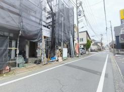 前面道路は約4.8mの道路です。
■八王子市元横山町1　新築一戸建て■