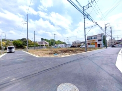 駐車場は嬉しい各棟２台スペースがございます。駅から歩いてもよし、会社から車で帰ってきてもよし。理想の住まいかもしれません！■国立市谷保7　新築一戸建て■