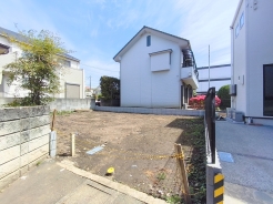 南向きの住宅は日当たりも良好。晴れの日はバルコニーでたっぷりと洗濯物を干すことができ家事もはかどりますよ。■国分寺市高木町2　新築一戸建て■