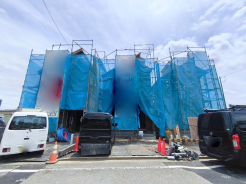 小学校まで徒歩5分ほど。お子様の負担も少なく、安心して通学できますね。■多摩市乞田　新築一戸建て■