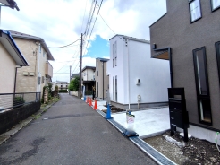 日野駅まで徒歩9分！駅近の一戸建てです。通勤・通学にとても便利。
■日野市神明3　新築一戸建■