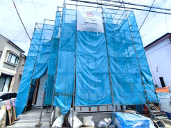 食洗機や浴室乾燥機など、毎日の生活を快適にする設備も充実しています。■府中市四谷1　新築一戸建■