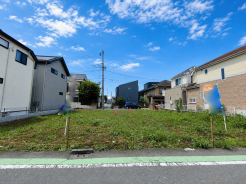 青空と公園。開放感のある街並み。「ゆったりとした環境で子育てがしたい」ママ・パパにぜひ現地をみてもらいたい物件です！■国分寺市戸倉1　新築一戸建て■

