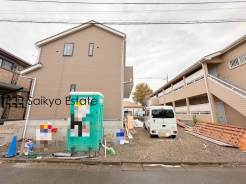 東京ガスが提供する太陽光発電システムを月額サービス料にて使用できる設備が搭載された分譲戸建住宅となります。蓄電池システム利用で停電時も安心です！