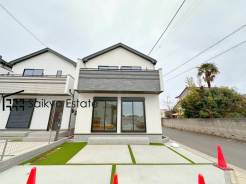 京王井の頭線「三鷹台」駅徒歩25分！JR中央線「吉祥寺」駅までバス便で約13分、バス停より停歩5分の立地です！全16棟の大型分譲地となっております。