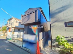 小学校まで徒歩約12分、中学校まで徒歩約10分でお子様が無理なく通える距離です。保育園や幼稚園も近くに多数あり、子育てファミリーには嬉しい環境です！