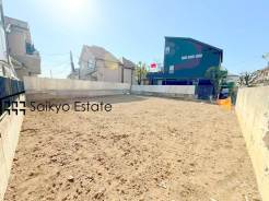 小学校まで徒歩約4分、中学校まで徒歩約8分でお子様が無理なく通える距離です。保育園や幼稚園も近くに多数あり、子育てファミリーには嬉しい環境です！（造成前の写真となります）