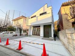 西武新宿線「東伏見」駅徒歩9分！敷地面積ゆとりの33坪超！駐車2台可能！小屋裏収納付きの大型4LDK！限定1棟！