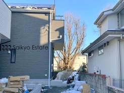 東京ガスが提供する太陽光発電システムを月額サービス料にて使用できる設備が搭載された分譲戸建住宅となります。蓄電池システム利用で停電時も安心です！