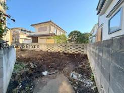 小学校まで徒歩約12分、中学校まで徒歩約18分でお子様が無理なく通える距離です。保育園や幼稚園も近くに多数あり、子育てファミリーには嬉しい環境です！