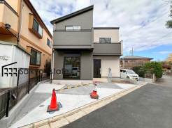 JR中央線「武蔵小金井」駅徒歩22分！西武多摩川線「新小金井」駅徒歩21分！住宅性能表示制度において7項目で最高等級を取得！耐震性などに優れ、ホルムアルデヒド対策が施された安心な邸宅です！