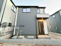 西武新宿線「田無」駅徒歩10分！JR中央線「武蔵境」駅バス便で約15分！スーパーまで徒歩約5分、コンビニまで徒歩約4分など、周辺は商業施設が充実した暮らし便利な立地です！急なお買い物も安心です♪（5号棟）