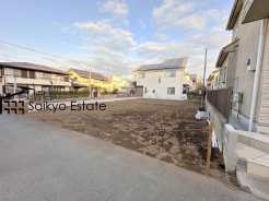 家族でゆったり寛げる広さのLDKに居室が3部屋！季節の物などの収納に便利なロフト付き！システムキッチンには家事の負担を軽減してくれる食洗機完備！耐震等級3を取得した安心な邸宅！ZEH水準の省エネ住宅！