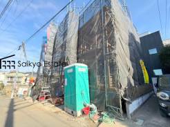 東京ガスが提供する太陽光発電システムを月額サービス料にて使用できる設備が搭載された分譲戸建住宅となります。蓄電池システム利用で停電時も安心です！