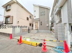 現地周辺には、保育園、小学校、中学校など教育施設が徒歩圏内に点在。お子様を目の届く範囲で通学させることができ、家族に安心なロケーションです！