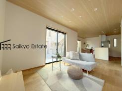 開放感と採光にこだわった広々としたLDKです。陽光いっぱいの空間で家族団らんの時間も増えそうですね！
※家具類はCG加工しています。