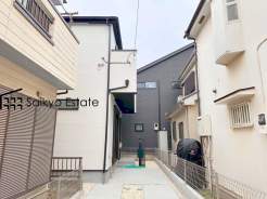 国が定めた住宅性能表示制度6項目において最高等級を取得！耐震性や建物の劣化軽減、ホルムアルデヒド対策が施された安心な邸宅です。