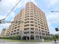 現地周辺には、保育園、小学校、中学校など教育施設が徒歩圏内に点在。お子様を目の届く範囲で通学させることができ、家族に安心なロケーションです。