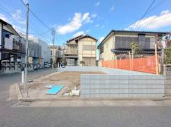 小学校まで徒歩約6分、中学校まで徒歩約9分でお子様が無理なく通える距離です。保育園や幼稚園も近くに多数あり、子育てファミリーには嬉しい環境です！