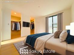 主寝室に最適な8帖の洋室にはWICが2つ完備されております。ご夫婦で分けて使えるのは嬉しいですね♪
※家具類はCG加工しています。
