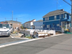 東急田園都市線「二子玉川」駅、小田急線「狛江」駅からバス便ご利用いただけます！バス停徒歩約6～7分！2026年6月完成予定・同施工のモデルハウスご案内可能です！