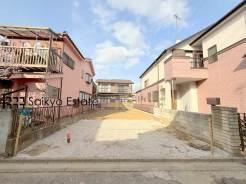 小田急線「和泉多摩川」駅徒歩20分！バス便で約4分、バス停より停歩3分の立地です！「狛江」駅と「喜多見」駅も徒歩利用可能です！