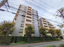 JR中央線「吉祥寺」駅と「三鷹」駅がバス便にて利用可能です！バス停より停歩4分となっております！新規フルリフォーム物件！新築気分でお住まいいただけます♪