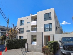 小田急線「千歳船橋」駅徒歩11分！「経堂」駅徒歩12分！2駅利用可能です♪新規リノベーション物件！新築気分でお住まいいただけます♪