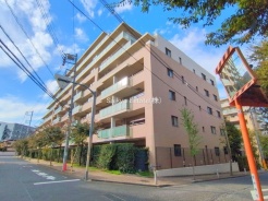 細則はございますがペット1住戸2匹まで飼育可能です。大切な家族であるペットと一緒に暮らせるマンションです♪