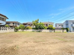 空の広がりを感じる落ち着いた住環境にあり、長期優良住宅の建築にも適したゆとりある敷地が、未来の暮らしを健やかに育みます
