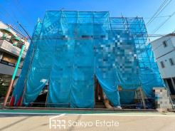 井の頭恩賜公園まで徒歩約8分、三鷹の森ジブリ美術館まで徒歩約9分！周囲にはスーパーをはじめとした買い物施設も揃っています。住みやすさと利便性を兼ね備えた環境です。

