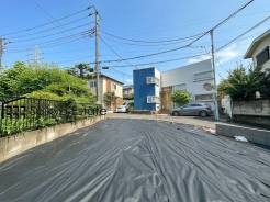 小学校まで徒歩約8分、中学校まで徒歩約12分でお子様が無理なく通える距離です。保育園や幼稚園も近くに多数あり、子育てファミリーには嬉しい環境です！