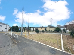 永くお住いになっても飽きの来ないシンプルなデザイン。快適な生活環境を重視した、細部までこだわりのある間取り・仕様です。■府中市小柳町2　新築一戸建て■