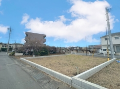 南側通路のため日当たに恵まれた居住空間です。■府中市小柳町2　新築一戸建て■