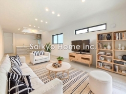 住まいの中心となるリビング・ダイニングは、一体感のある対面型のキッチンと合わせ、22帖。ゆったりとしたスペースを確保しています。※家具等はCG加工しております。■国分寺市西町1　新築一戸建て■