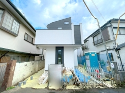 緑豊かで閑静な住宅街は子育てにはピッタリです。■狛江市中和泉5　新築一戸建て■