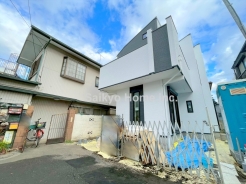 周囲にはスーパーをはじめとした買い物施設も揃っています。住みやすさと利便性を兼ね備えた環境です。■狛江市中和泉5　新築一戸建て■