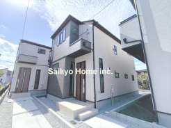 住みやすさと利便性を兼ね備えた立地。高い住宅性能を備えた安心で暮らしやすい住まいです。
調布市深大寺南町5　新築一戸建て■